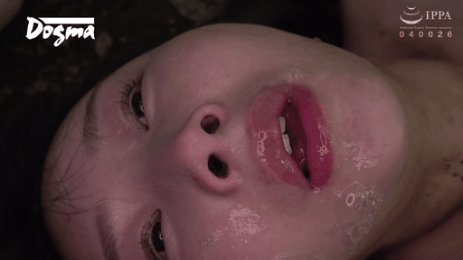 欲望の森 まいごの全裸少女を森で見つ...